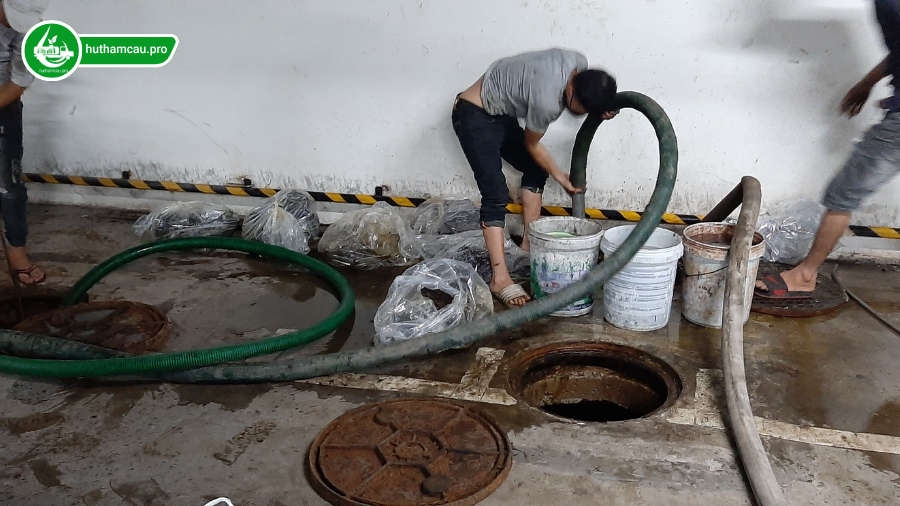 Đơn vị hút hầm cầu sai sót gây ra mùi hôi