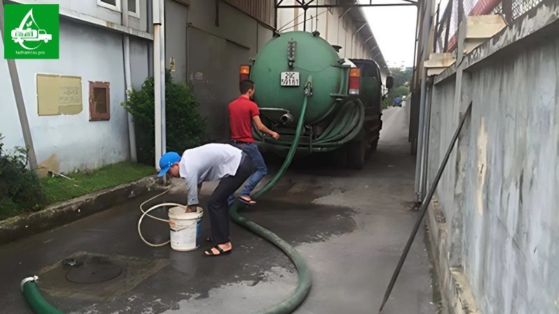 Hút hầm cầu chân không cho xí nghiệp