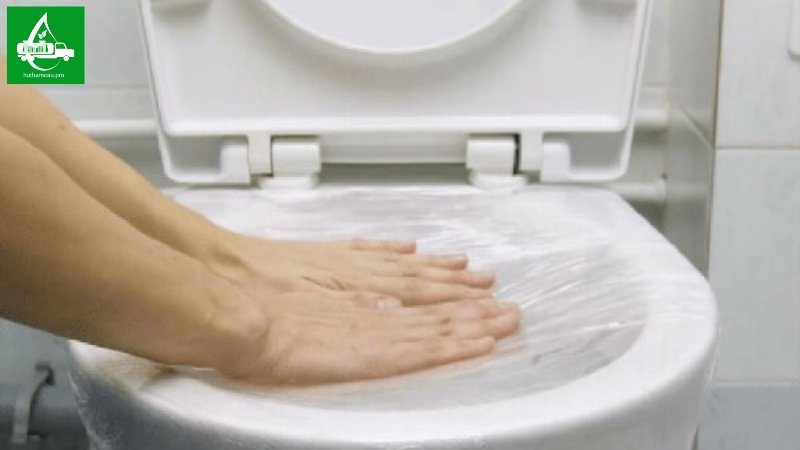 Ấn bề mặt băng dính xuống