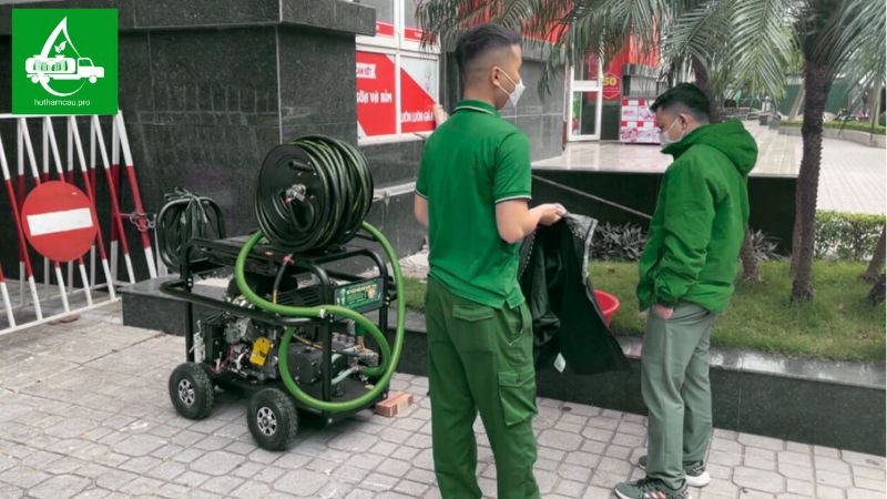 Sửu dụng máy thủy lực để thông cống nghẹt hiệu quả