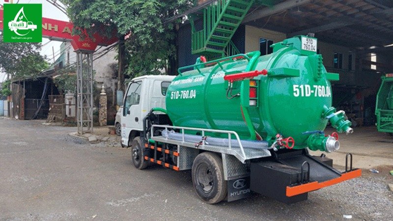 Trang bị xe chuyên dụng và thiết bị hỗ trợ