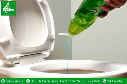 Cách sử dụng nước thông bồn cầu hiệu quả