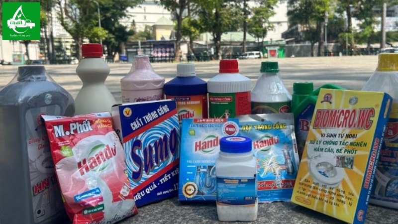 Mua bột thông cống ở cửa hàng tạp hóa, siêu thị