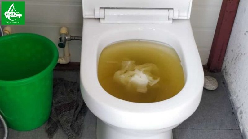 Nước bồn cầu rút chậm hoặc không rút