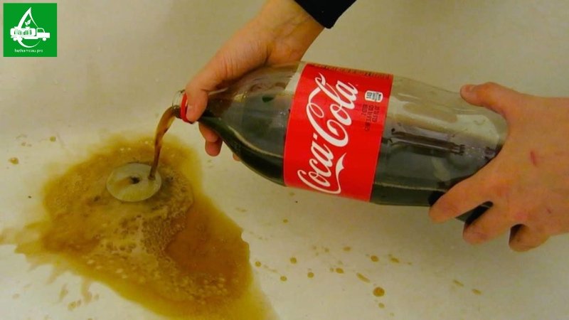 Sử dụng coca cola để thông cống nghẹt